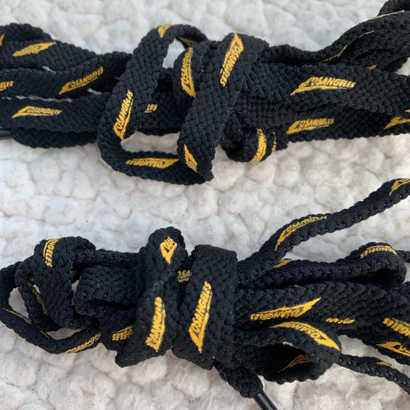 Brandy Melville Rare Los Angeles Black Shoe Lace - Picture 2 of 3